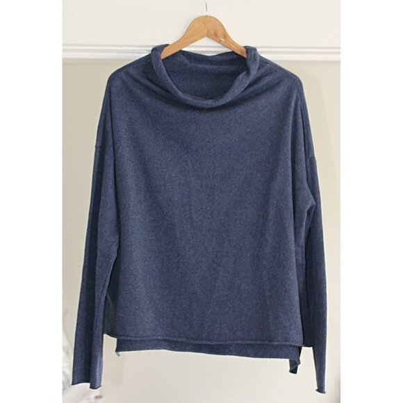 Nike Yoga - Women’s Brushed Fleece Long Sleeve Funnel Top in Blue, size Medium - Picture 4 of 9